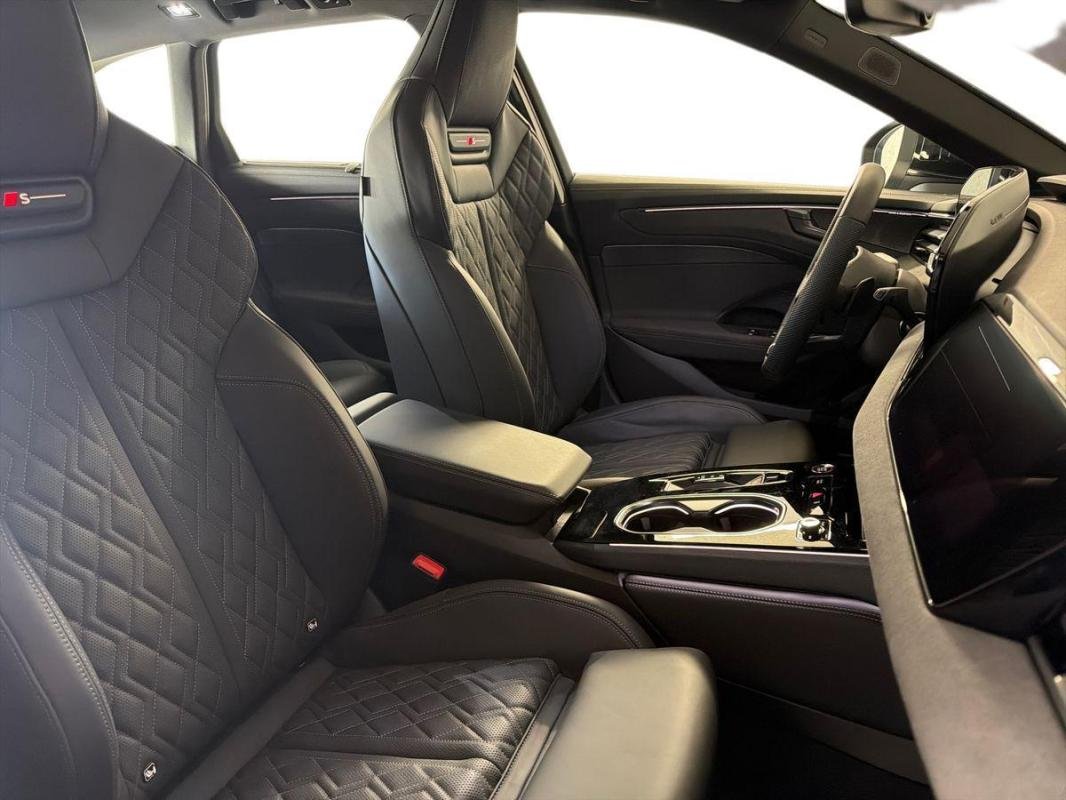 Audi A6 - Photo 17