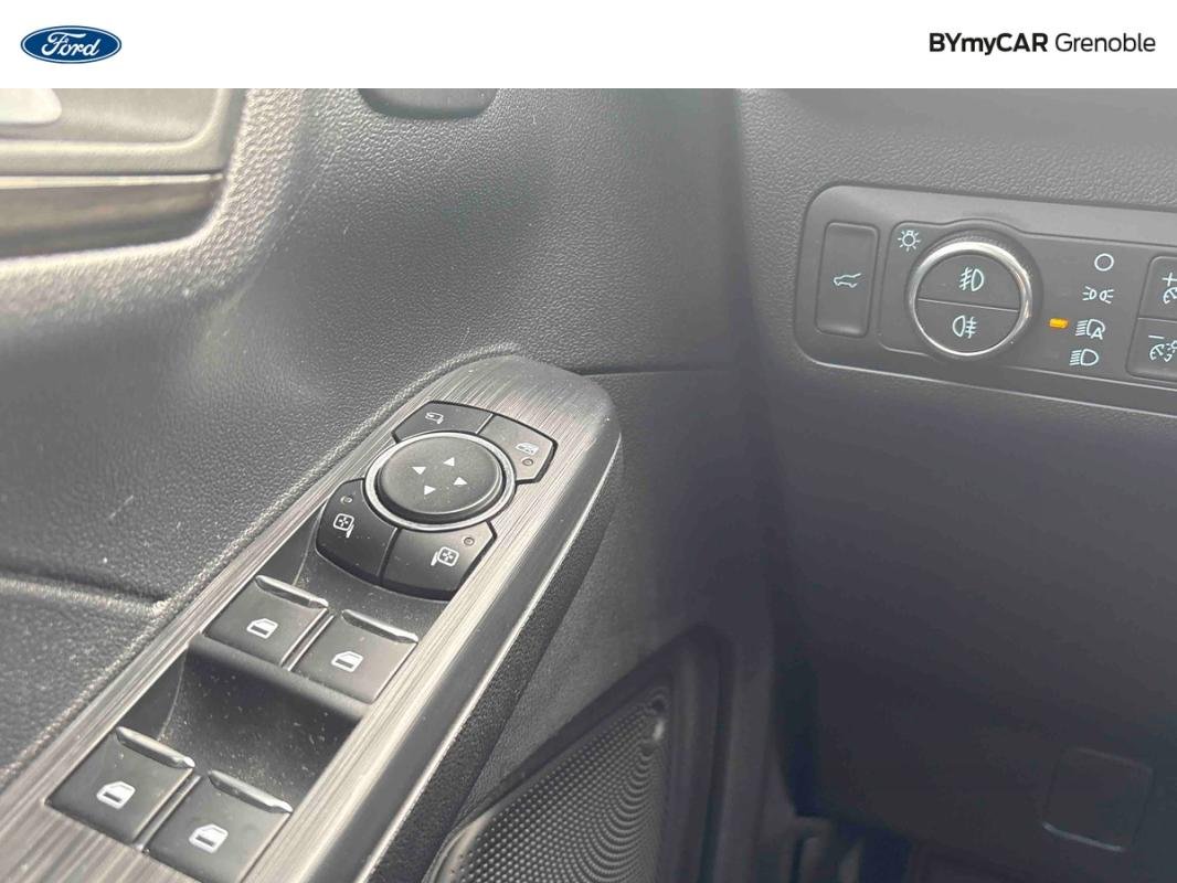 Ford Kuga - Photo 17