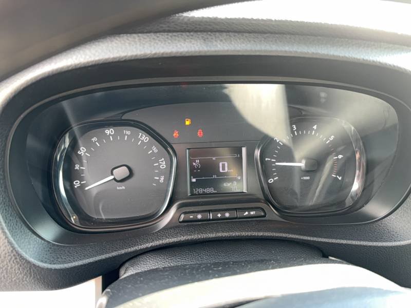 Opel Vivaro - Photo 16