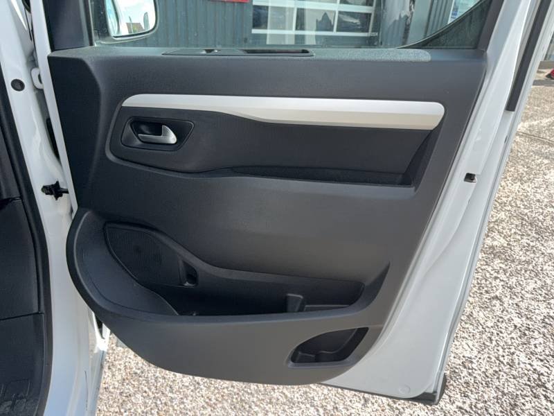 Opel Vivaro - Photo 22