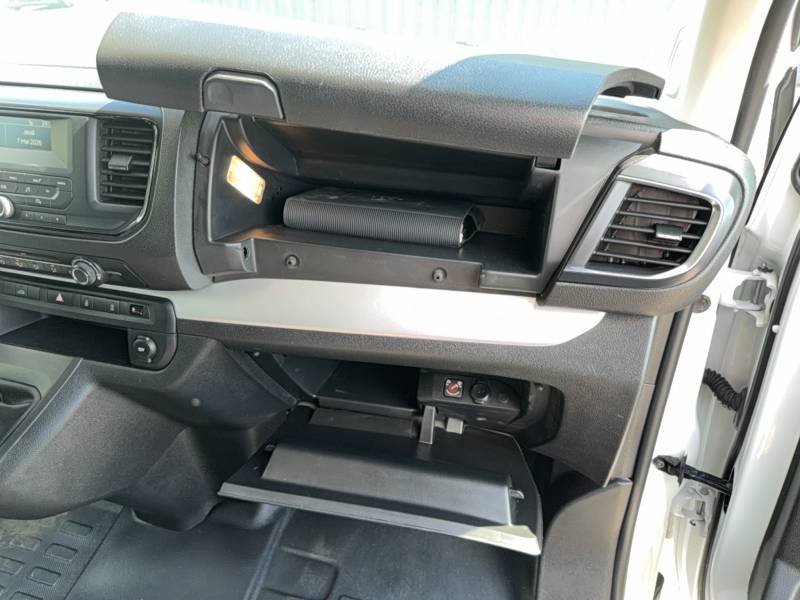 Opel Vivaro - Photo 25