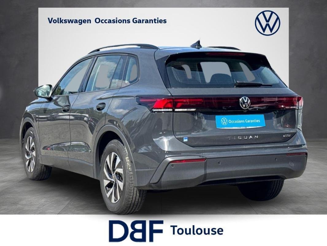 Volkswagen Tiguan - Photo 3