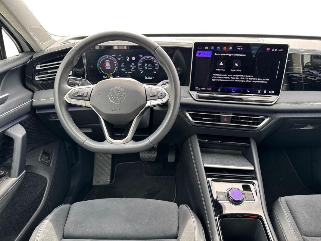 Volkswagen Tiguan - Photo 24