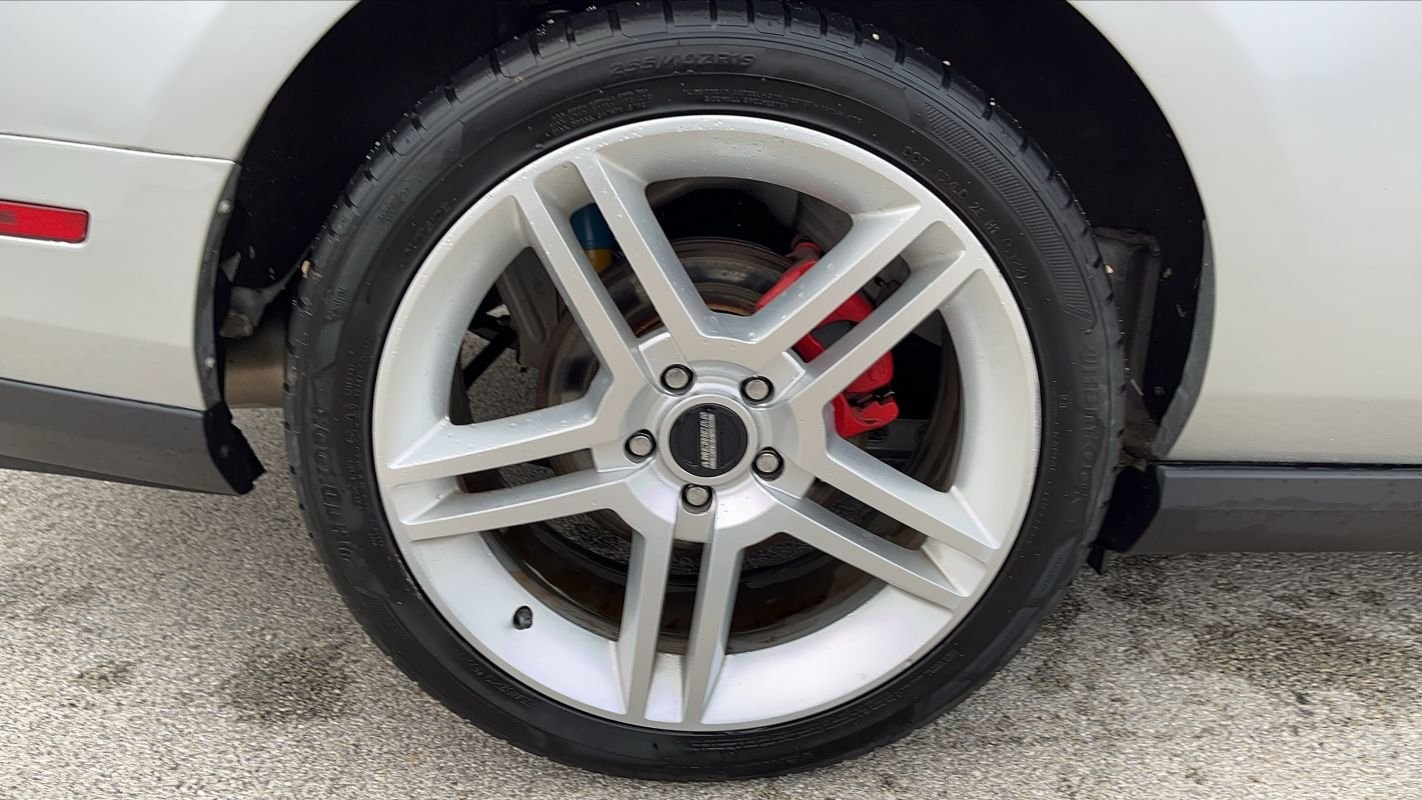Ford Mustang - Photo 16