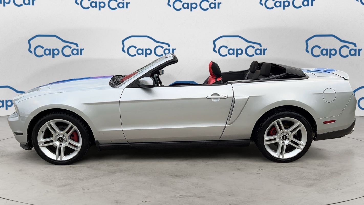 Ford Mustang - Photo 2