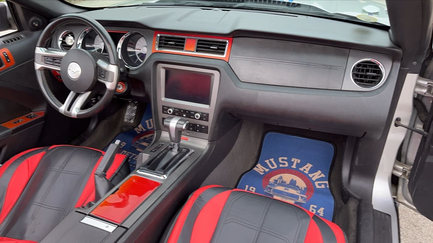 Ford Mustang - Photo 10
