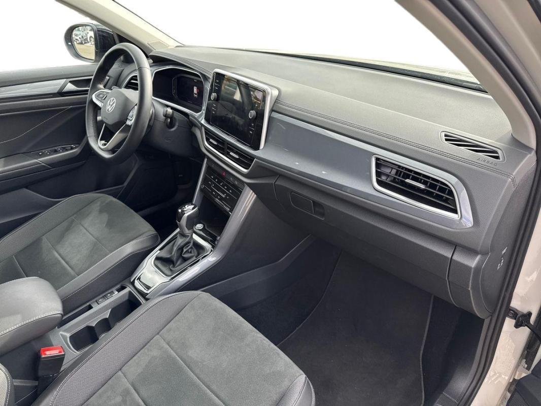 Volkswagen T-Roc - Photo 13