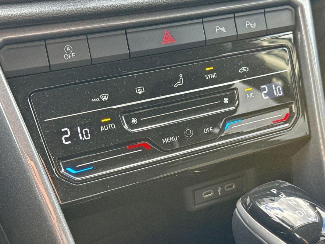 Volkswagen T-Roc - Photo 19