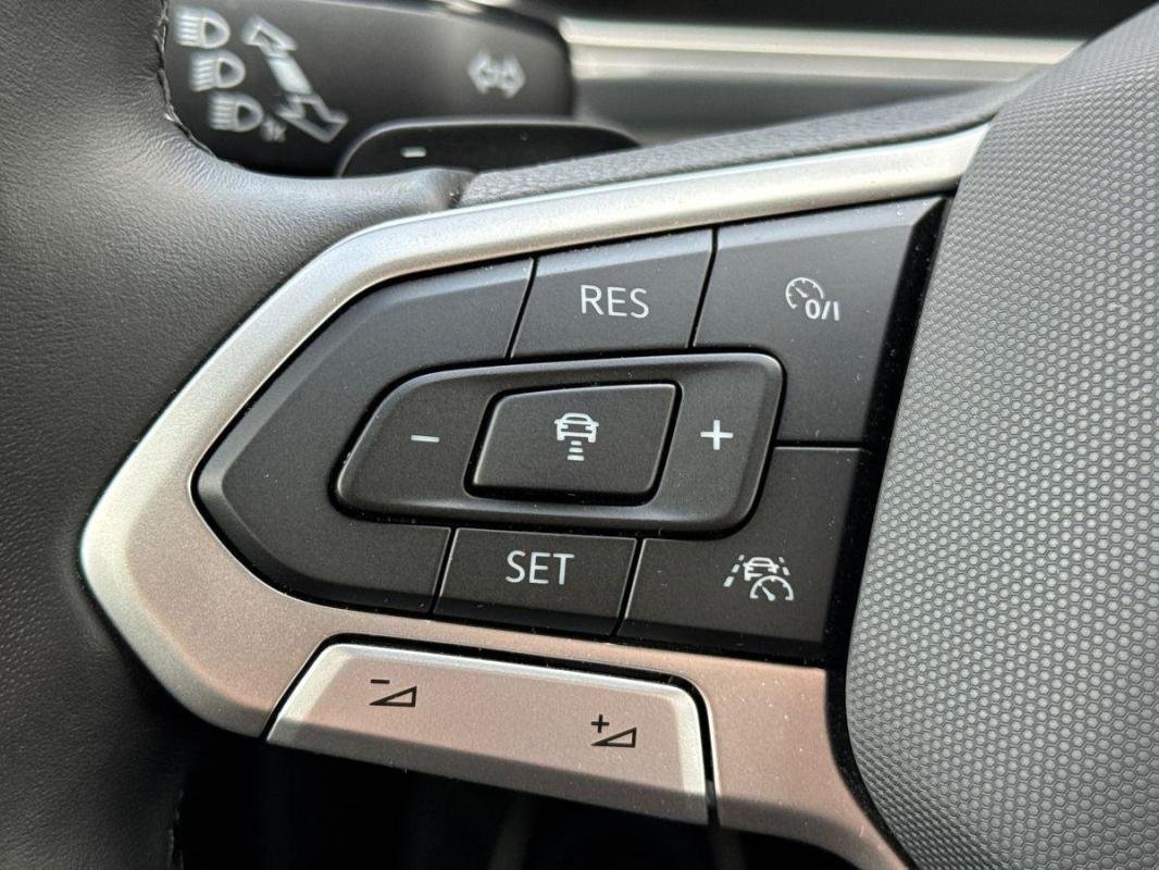 Volkswagen T-Roc - Photo 21