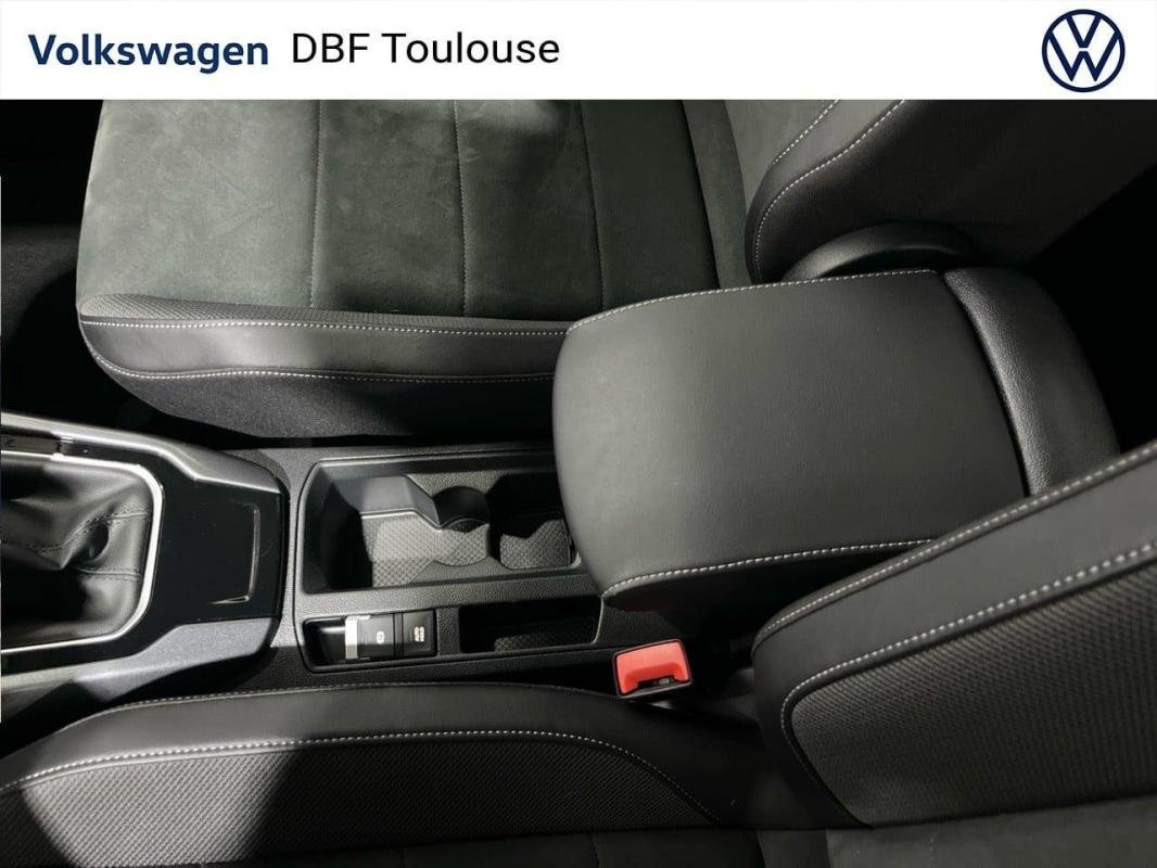 Volkswagen T-Roc - Photo 25
