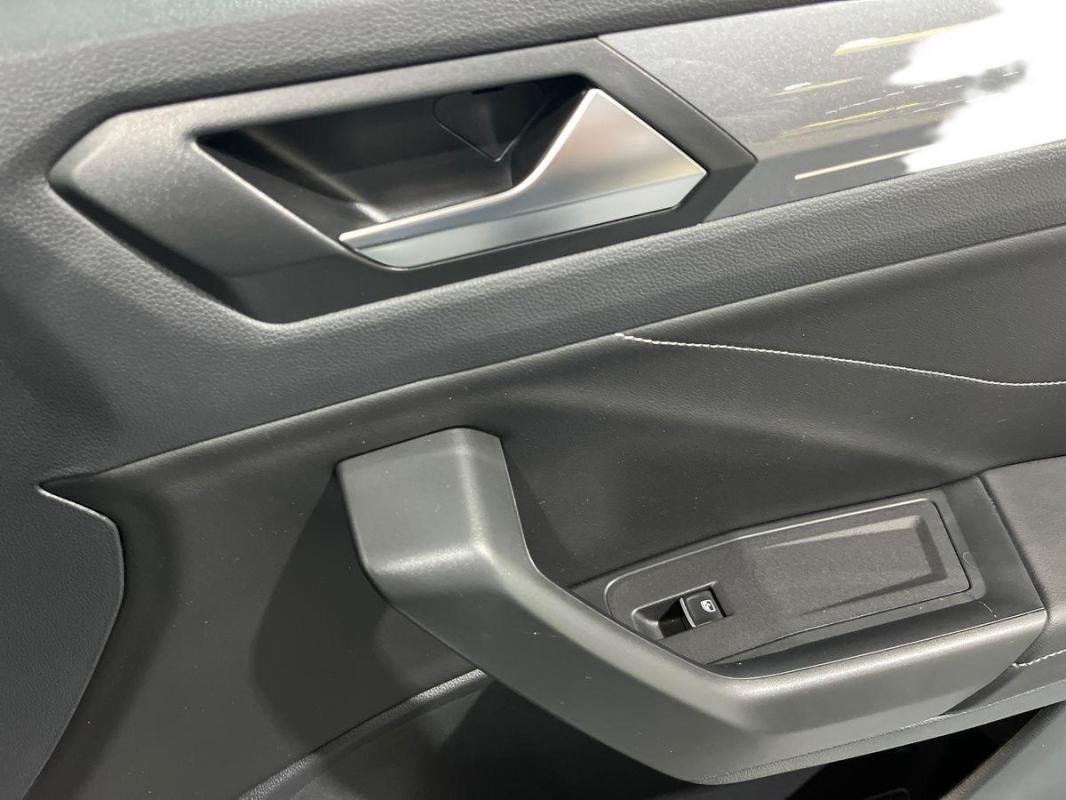 Volkswagen T-Roc - Photo 15