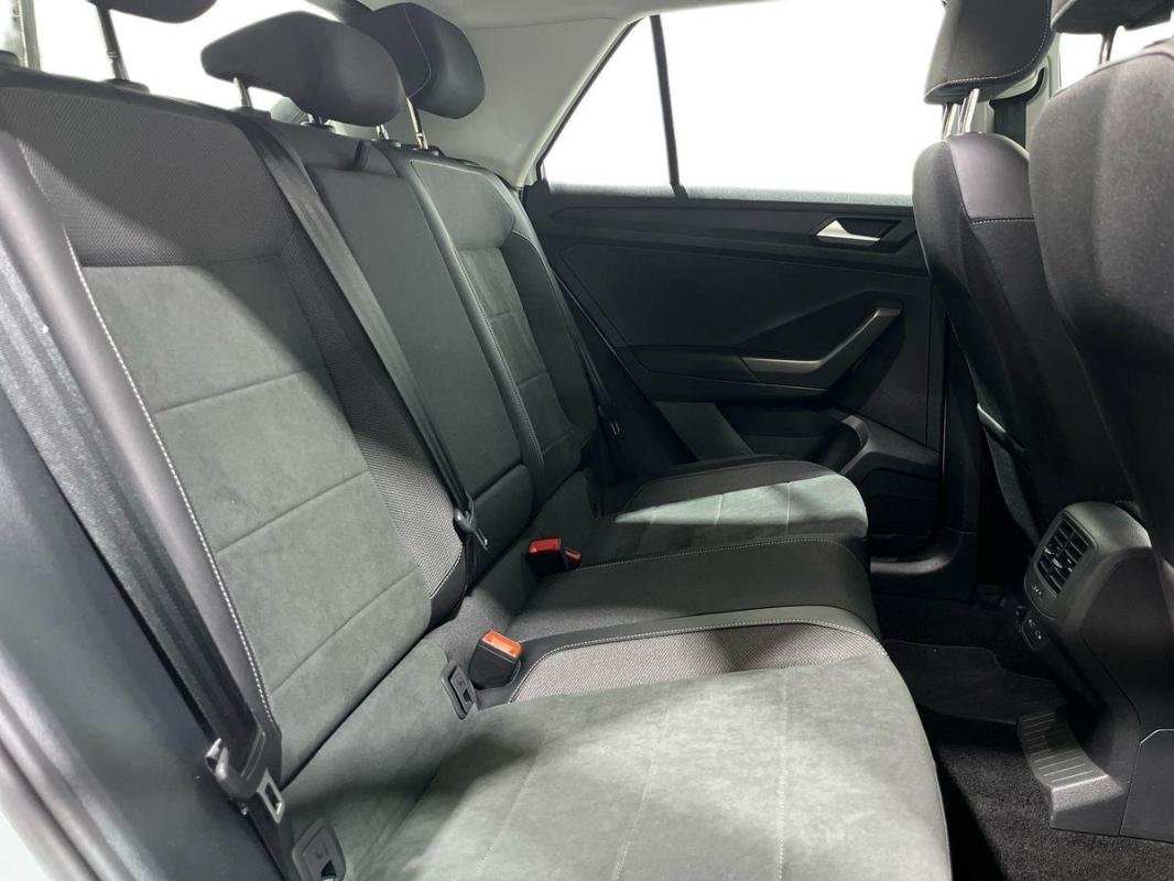 Volkswagen T-Roc - Photo 23