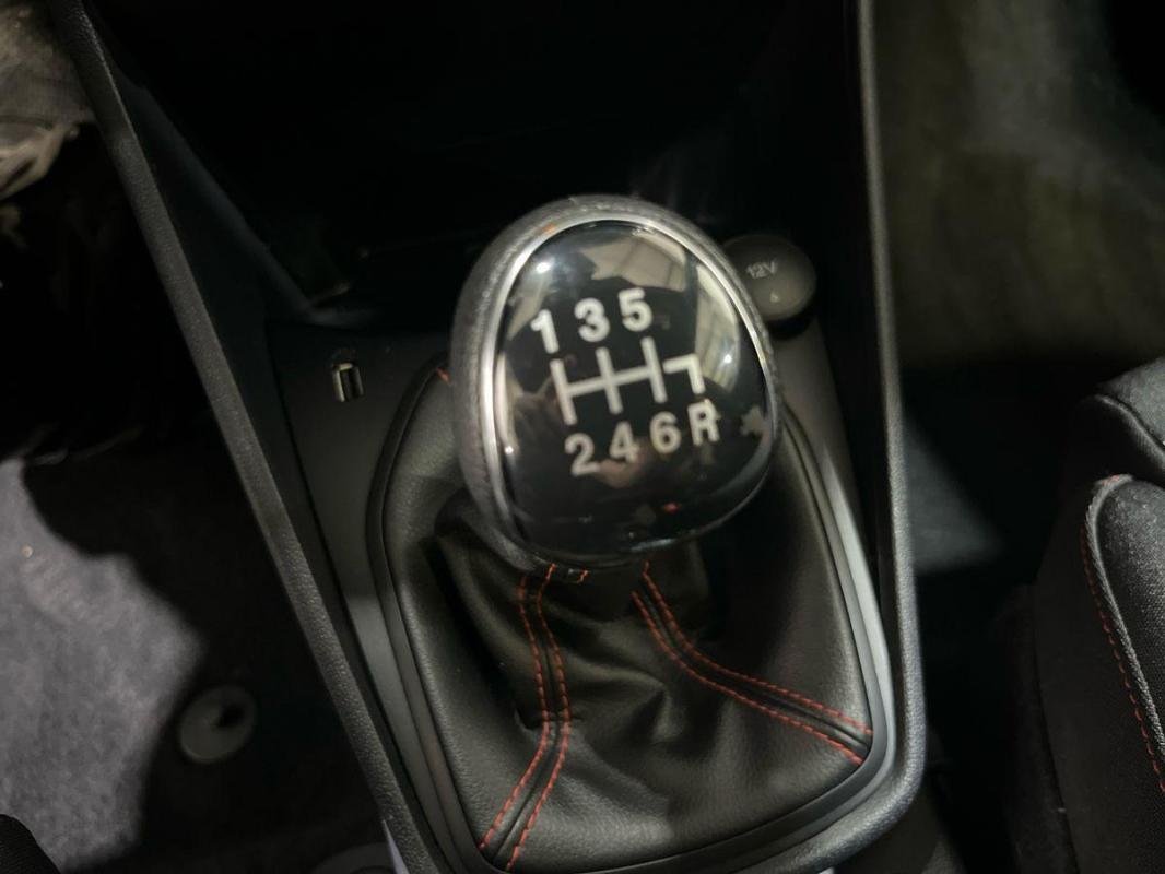 Ford Fiesta - Photo 11