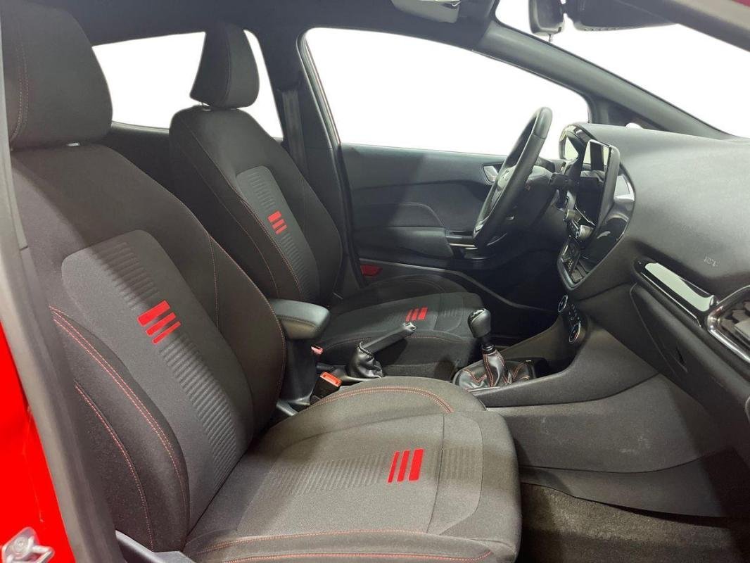 Ford Fiesta - Photo 13