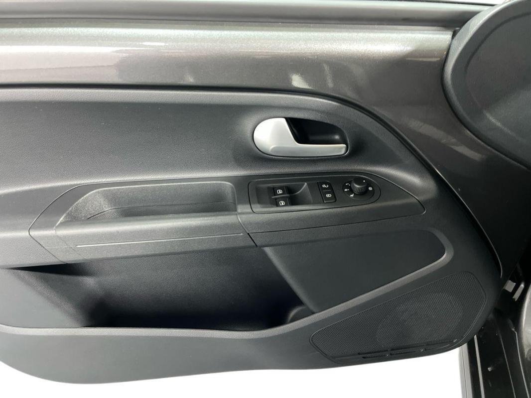 Volkswagen E-Up! - Photo 15