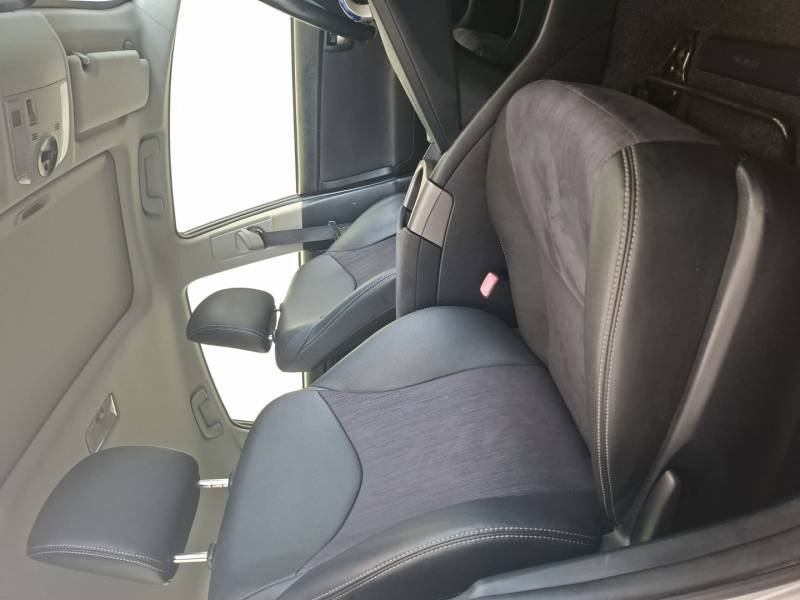 Toyota Prius - Photo 42
