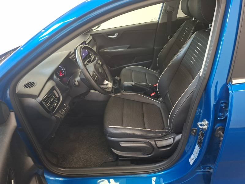 Kia Rio - Photo 13