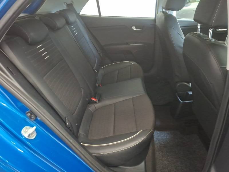 Kia Rio - Photo 16