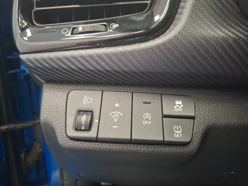 Kia Rio - Photo 22
