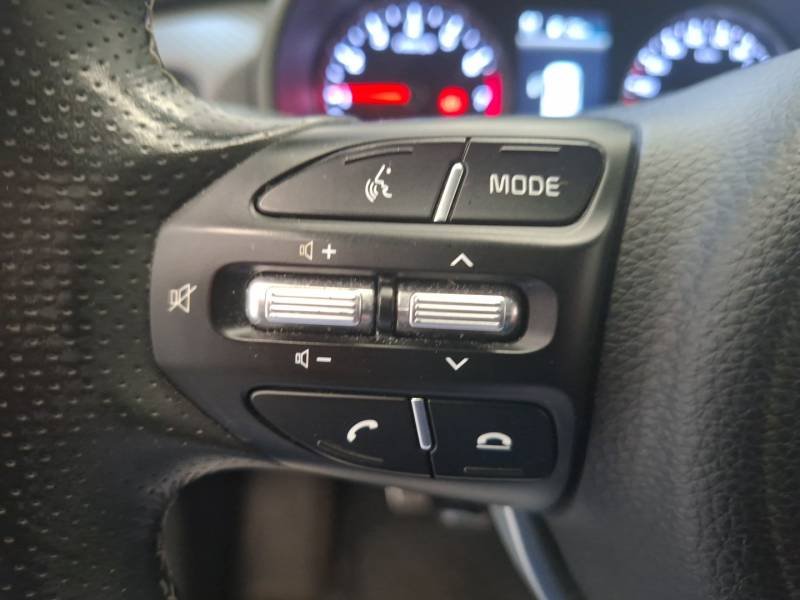 Kia Rio - Photo 25