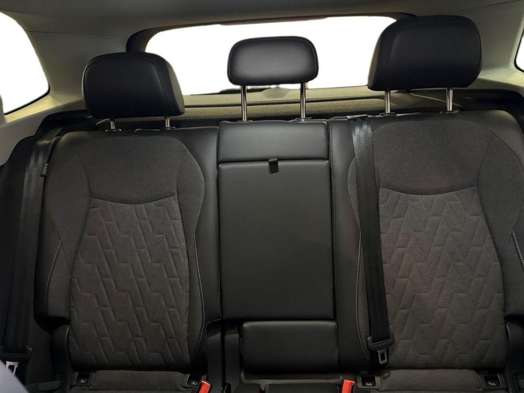 Volkswagen Tiguan - Photo 22