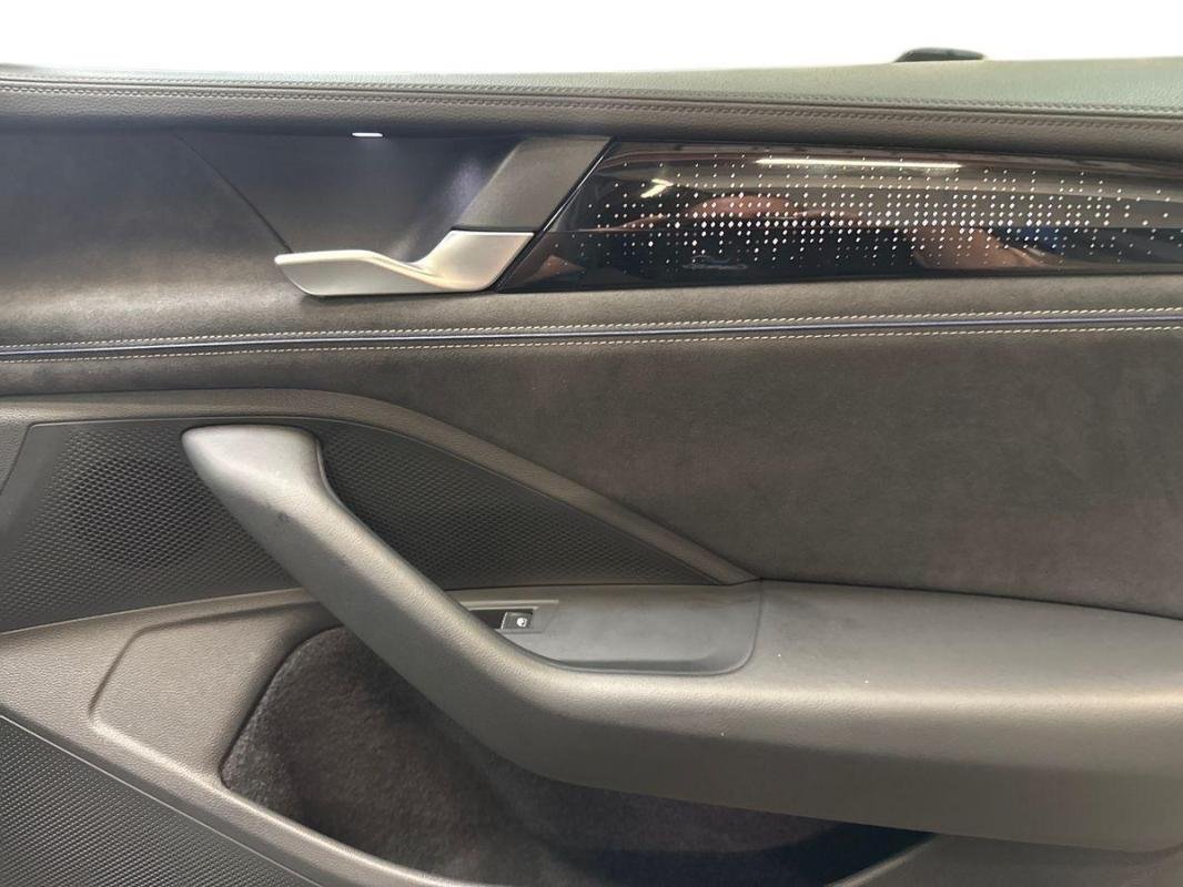Volkswagen Passat - Photo 15