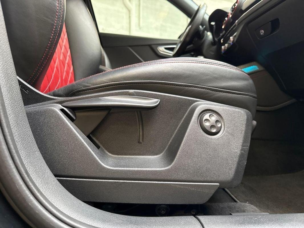 Audi SQ2 - Photo 14