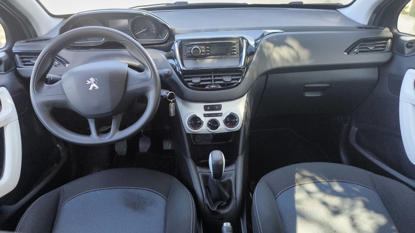 Peugeot 208 - Photo 11