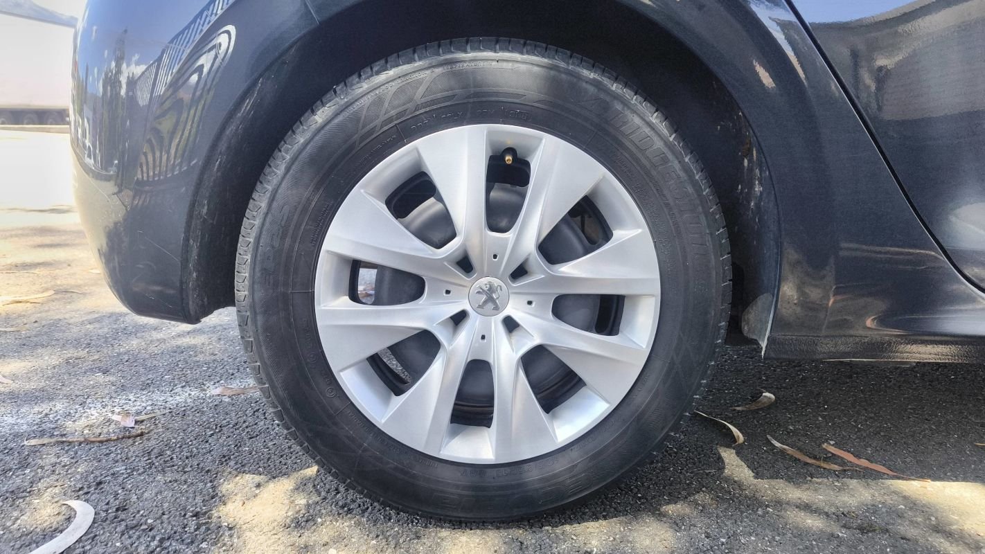 Peugeot 208 - Photo 16