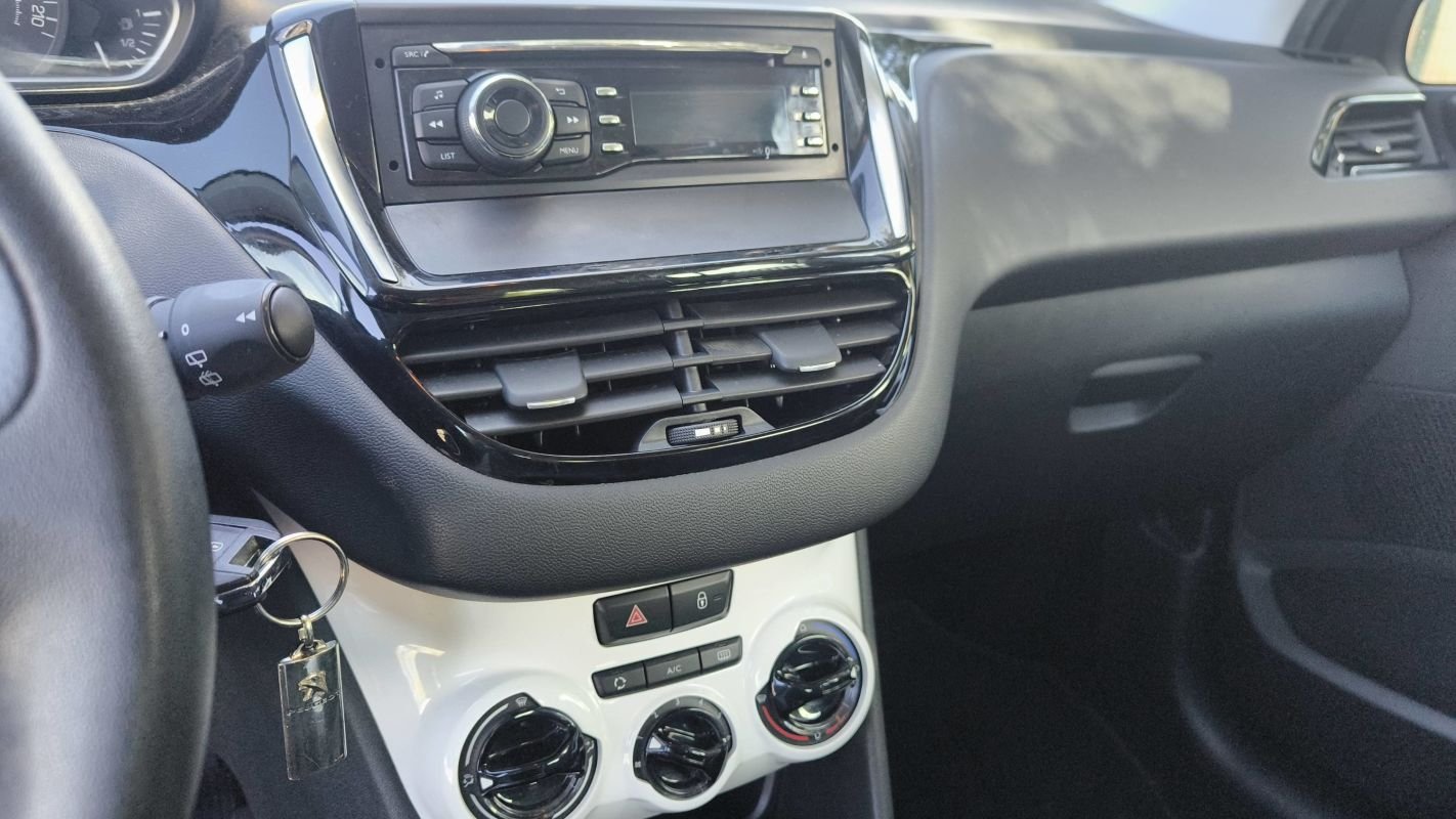 Peugeot 208 - Photo 29