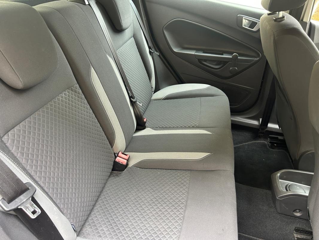 Ford Fiesta - Photo 15