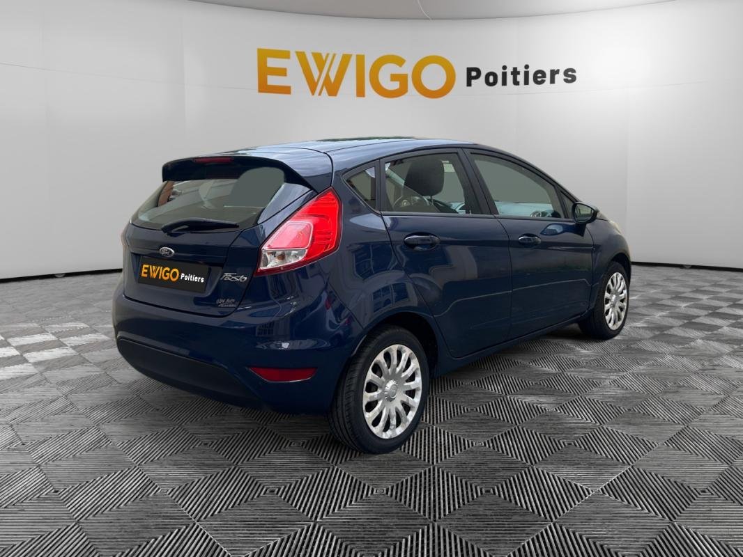 Ford Fiesta - Photo 6