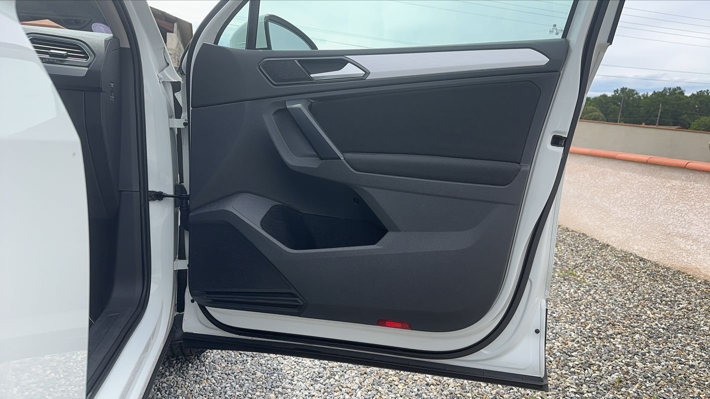 Volkswagen Tiguan - Photo 23