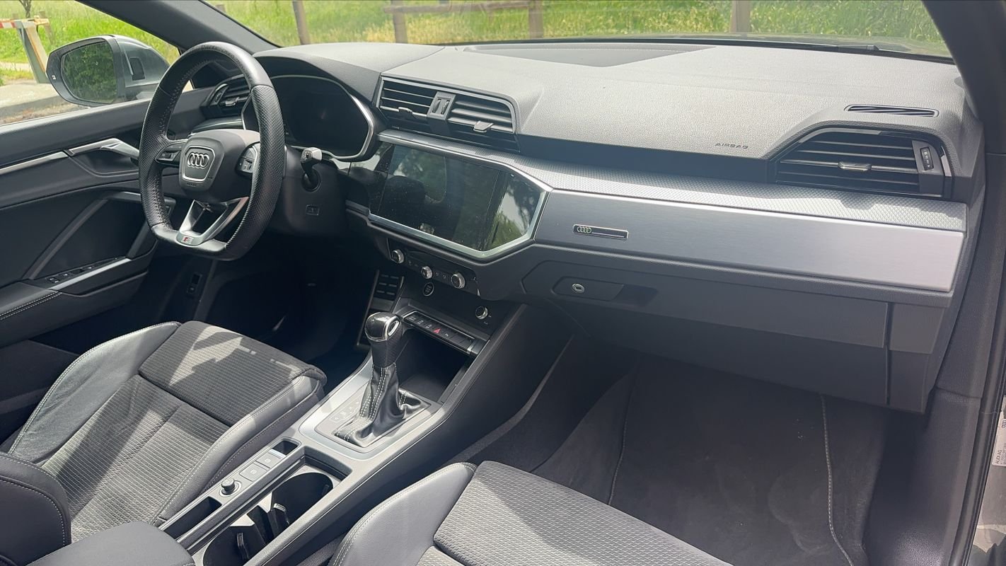 Audi Q3 - Photo 10