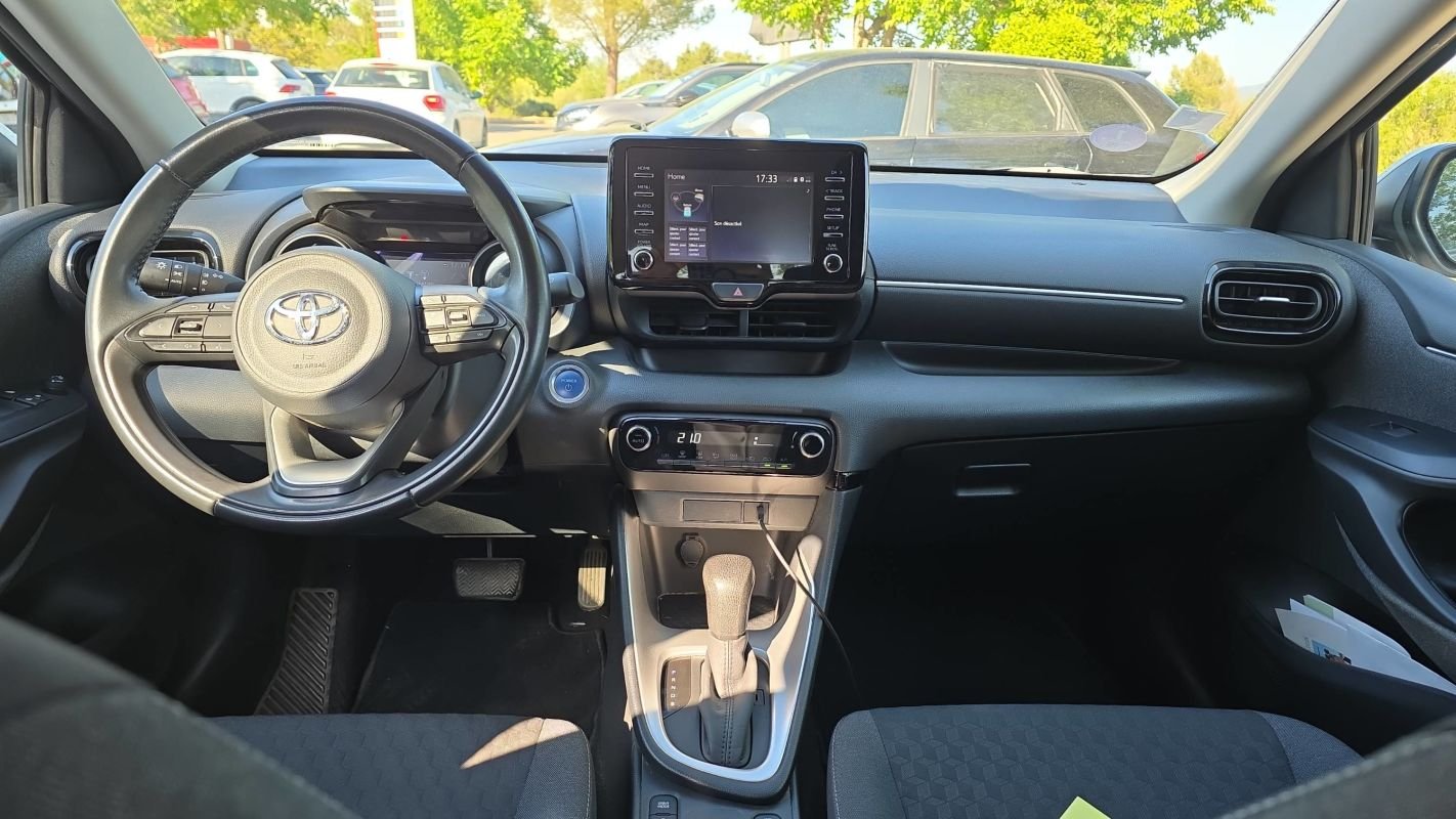 Toyota Yaris - Photo 11