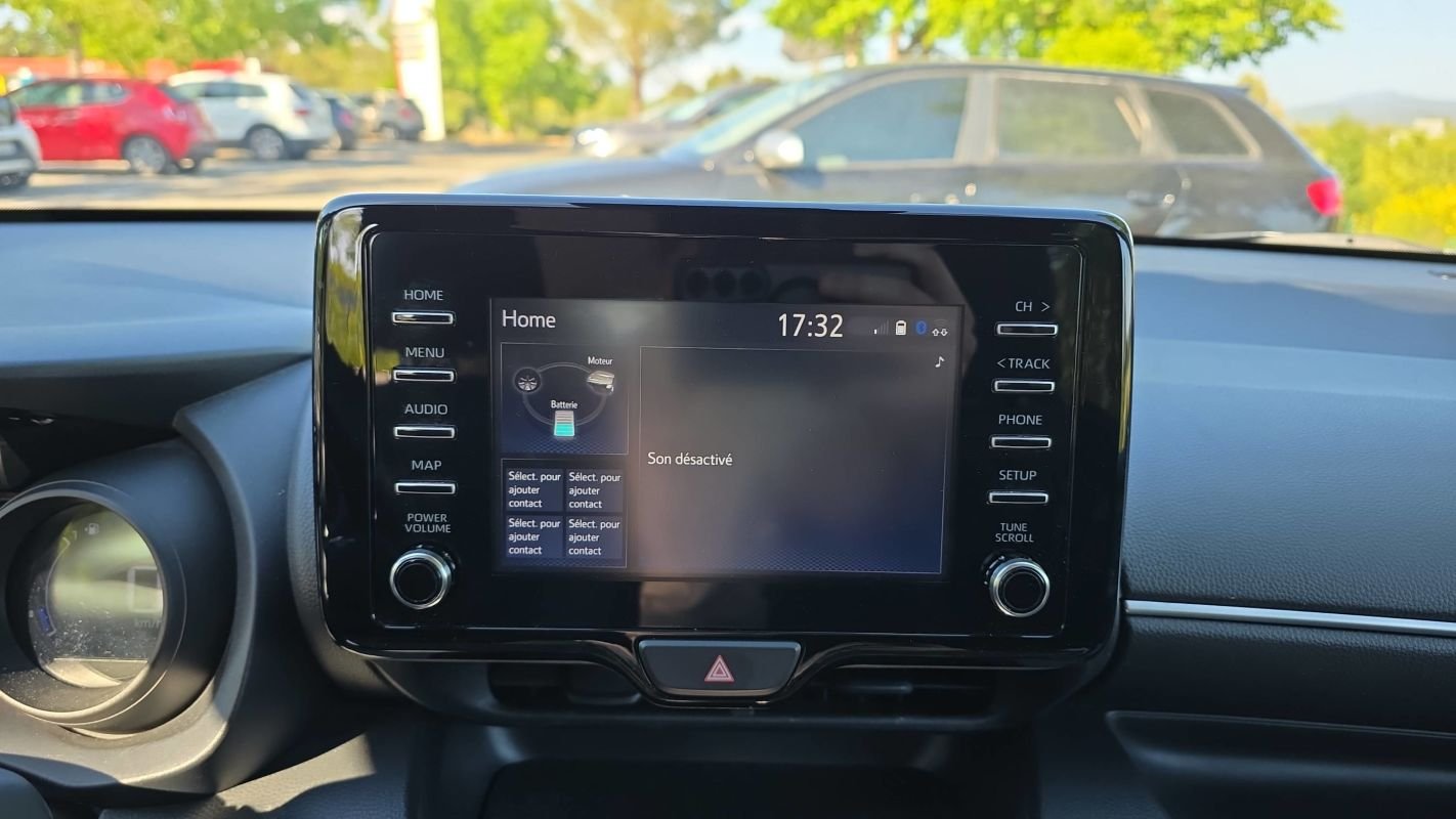 Toyota Yaris - Photo 24