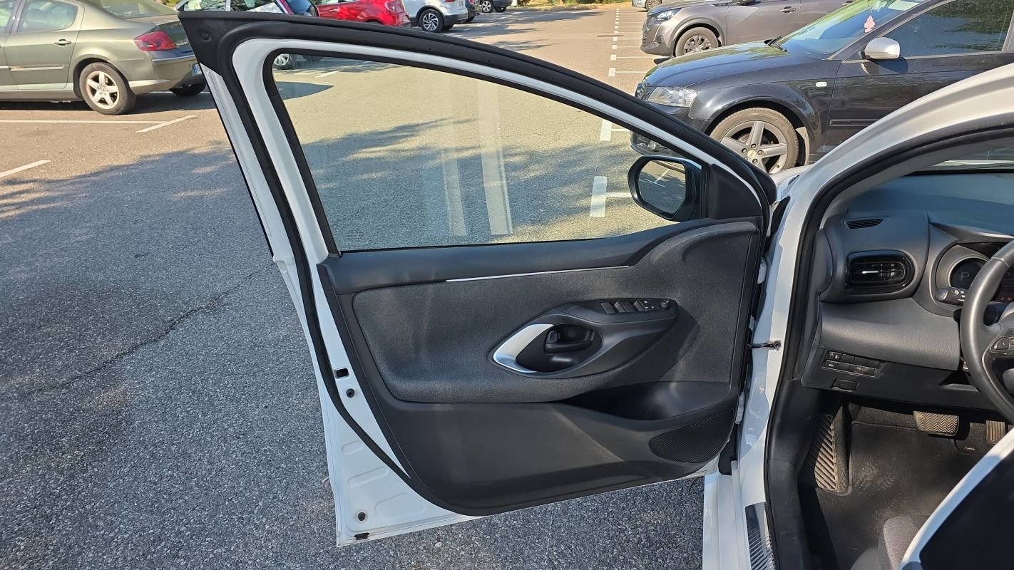 Toyota Yaris - Photo 7