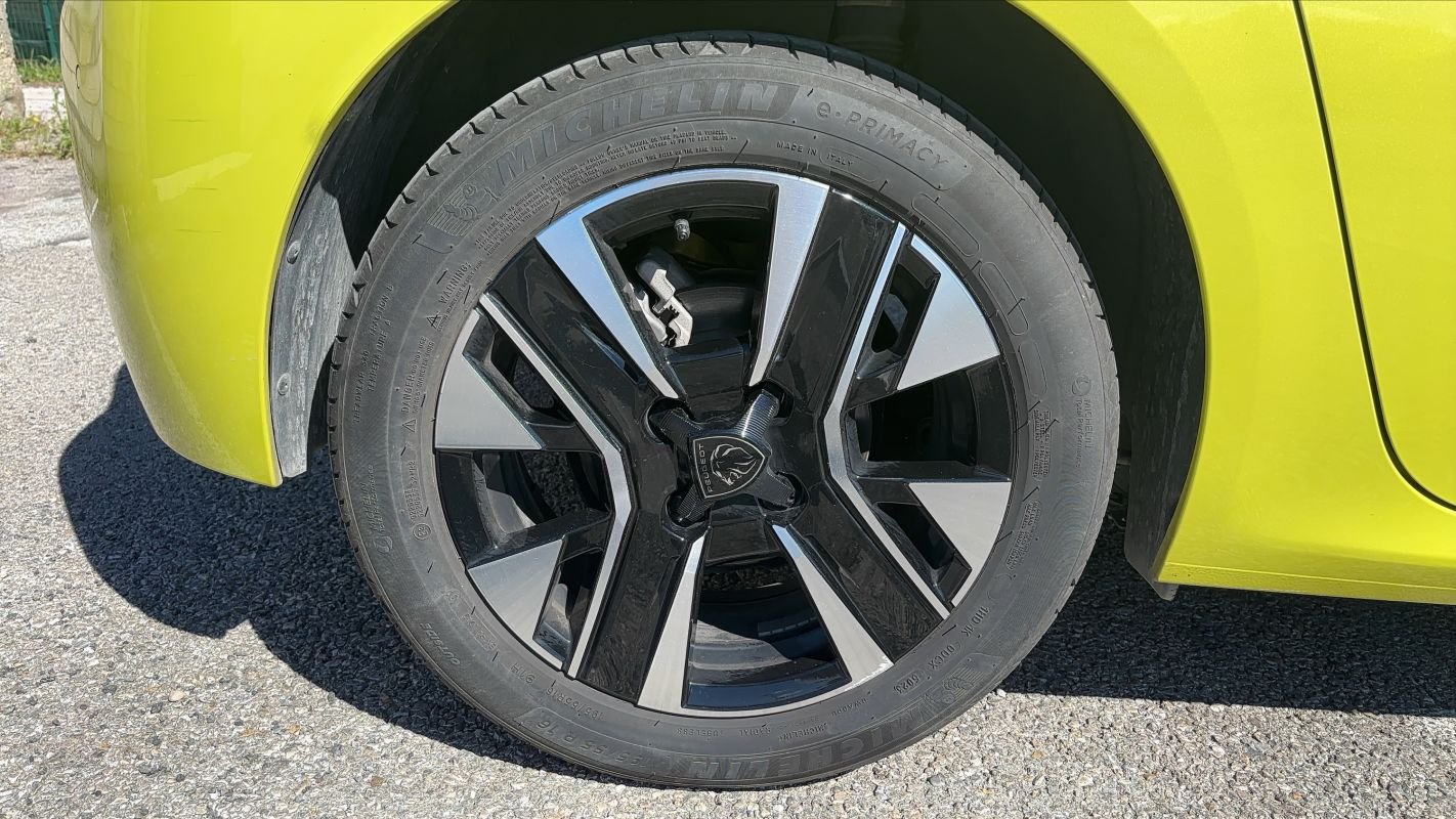 Peugeot 208 - Photo 16