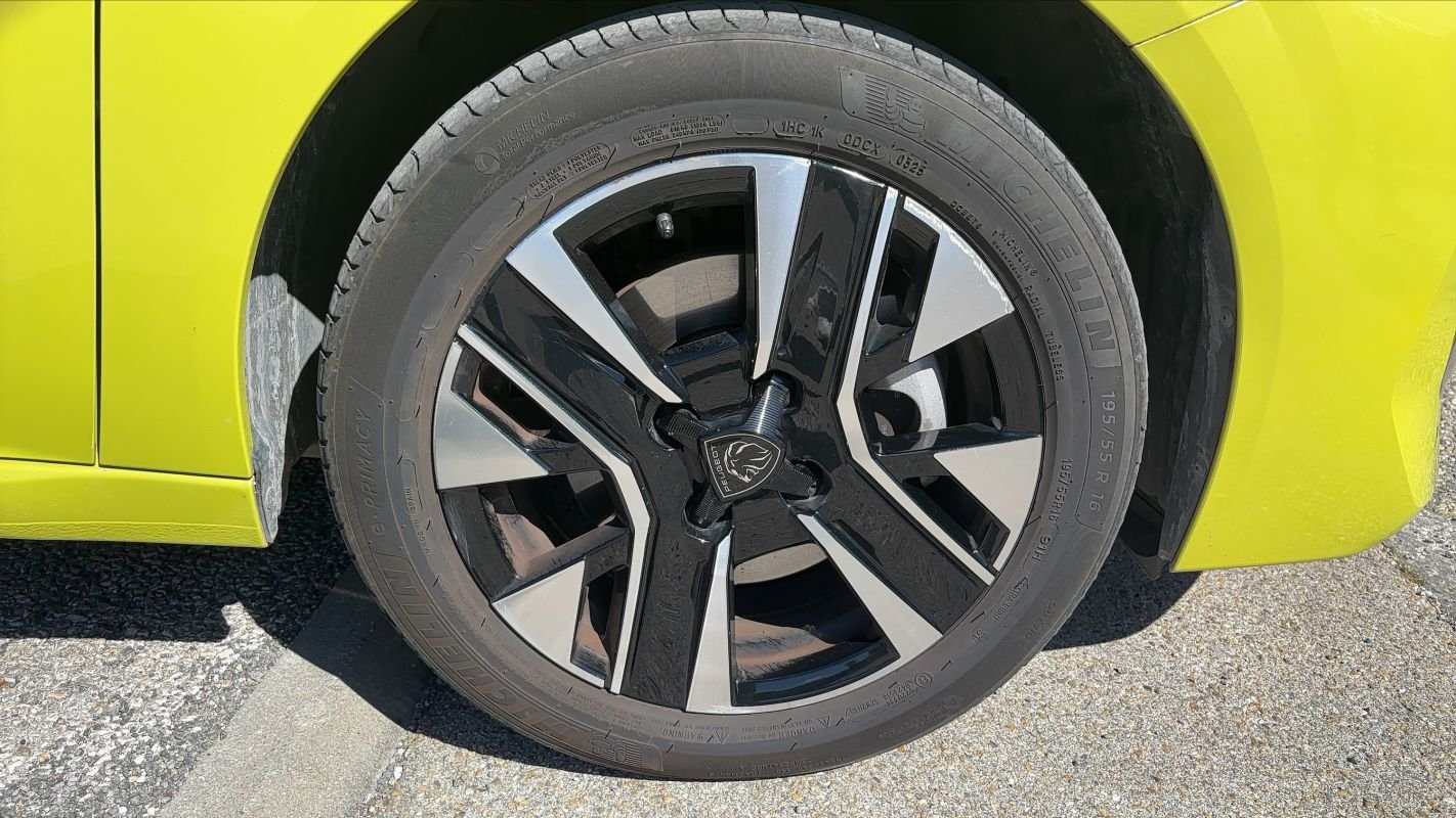 Peugeot 208 - Photo 17