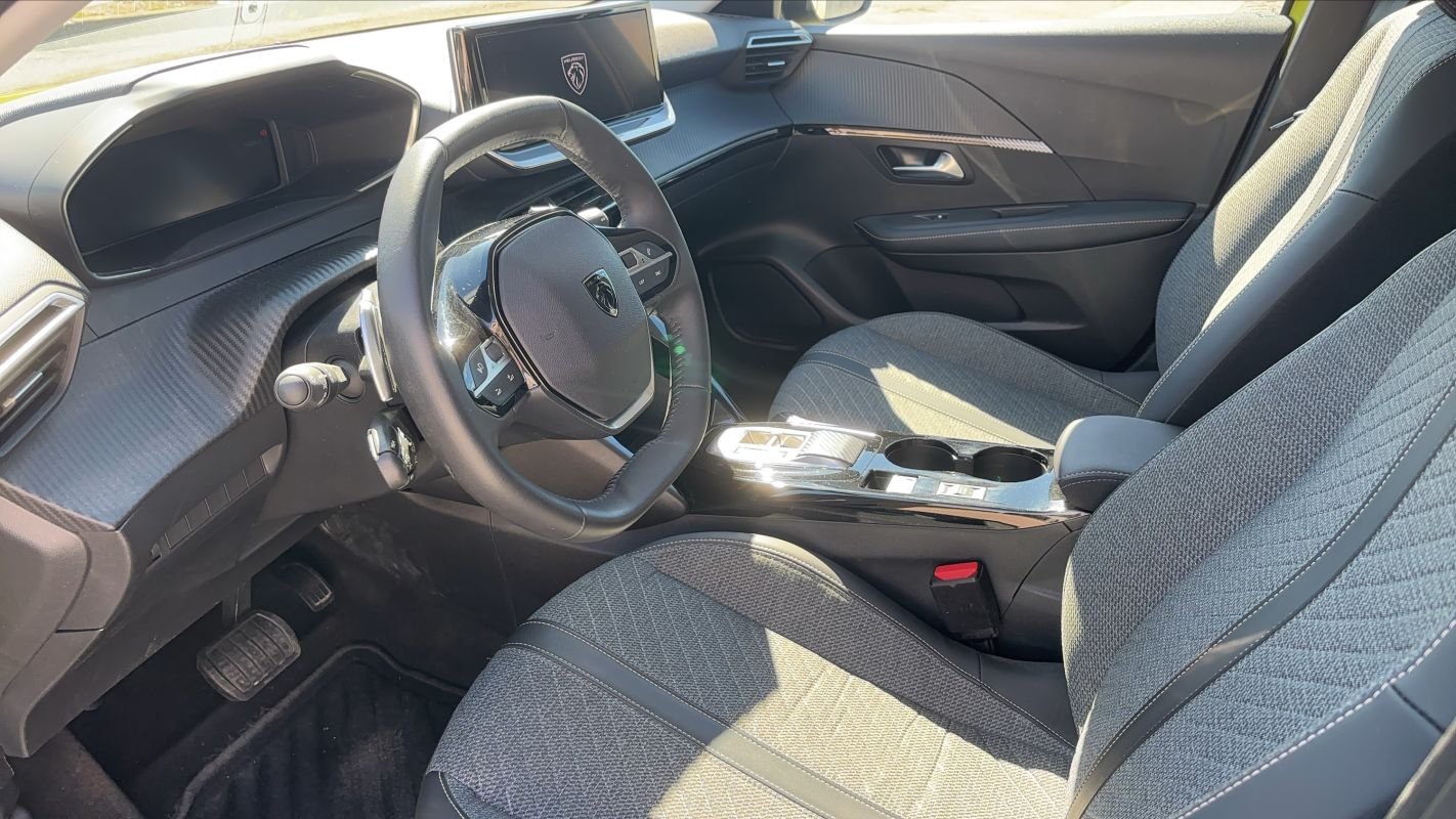 Peugeot 208 - Photo 8