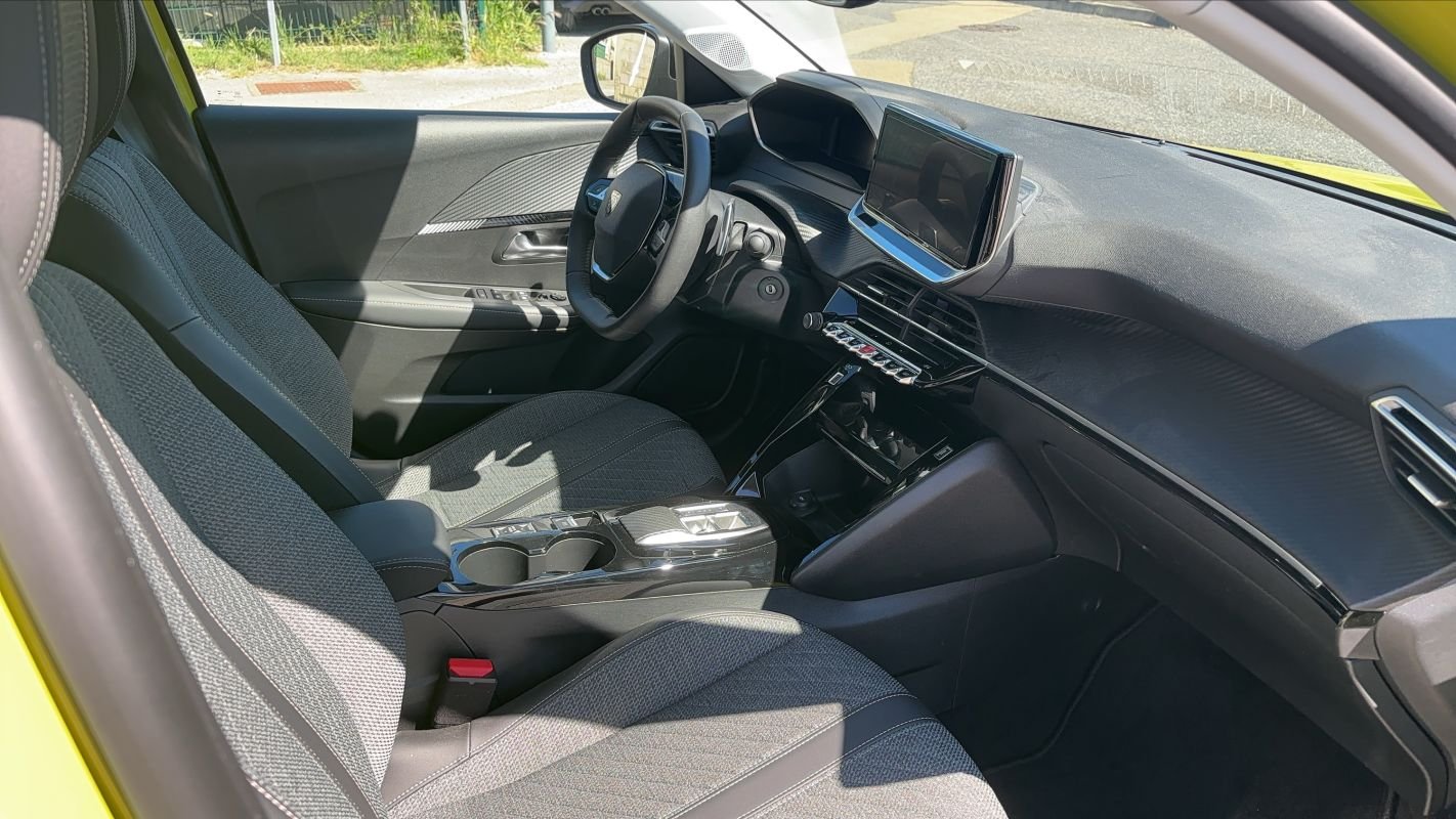 Peugeot 208 - Photo 10