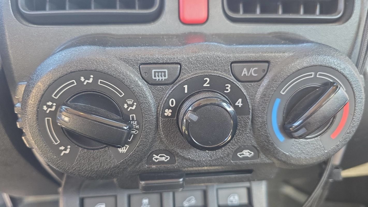 Suzuki Jimny - Photo 13