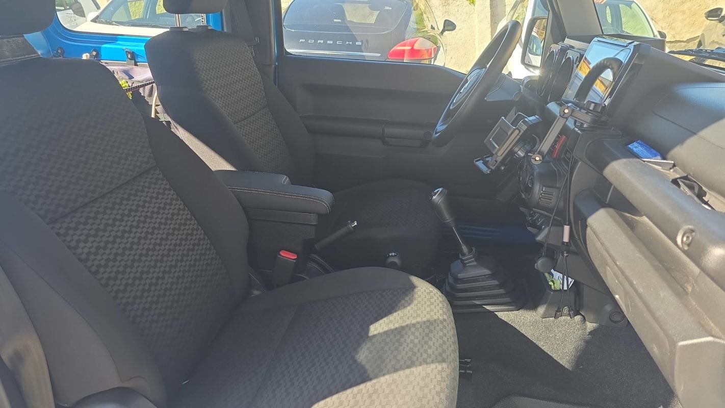 Suzuki Jimny - Photo 25