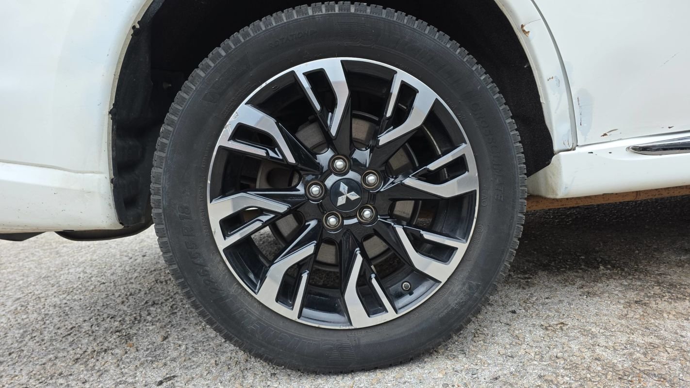 Mitsubishi Outlander - Photo 16