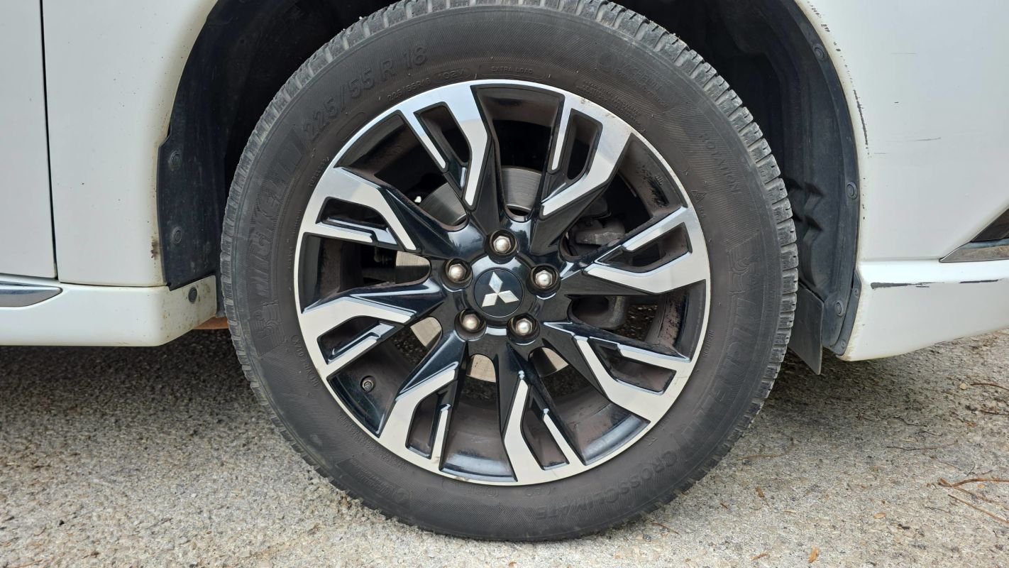 Mitsubishi Outlander - Photo 17
