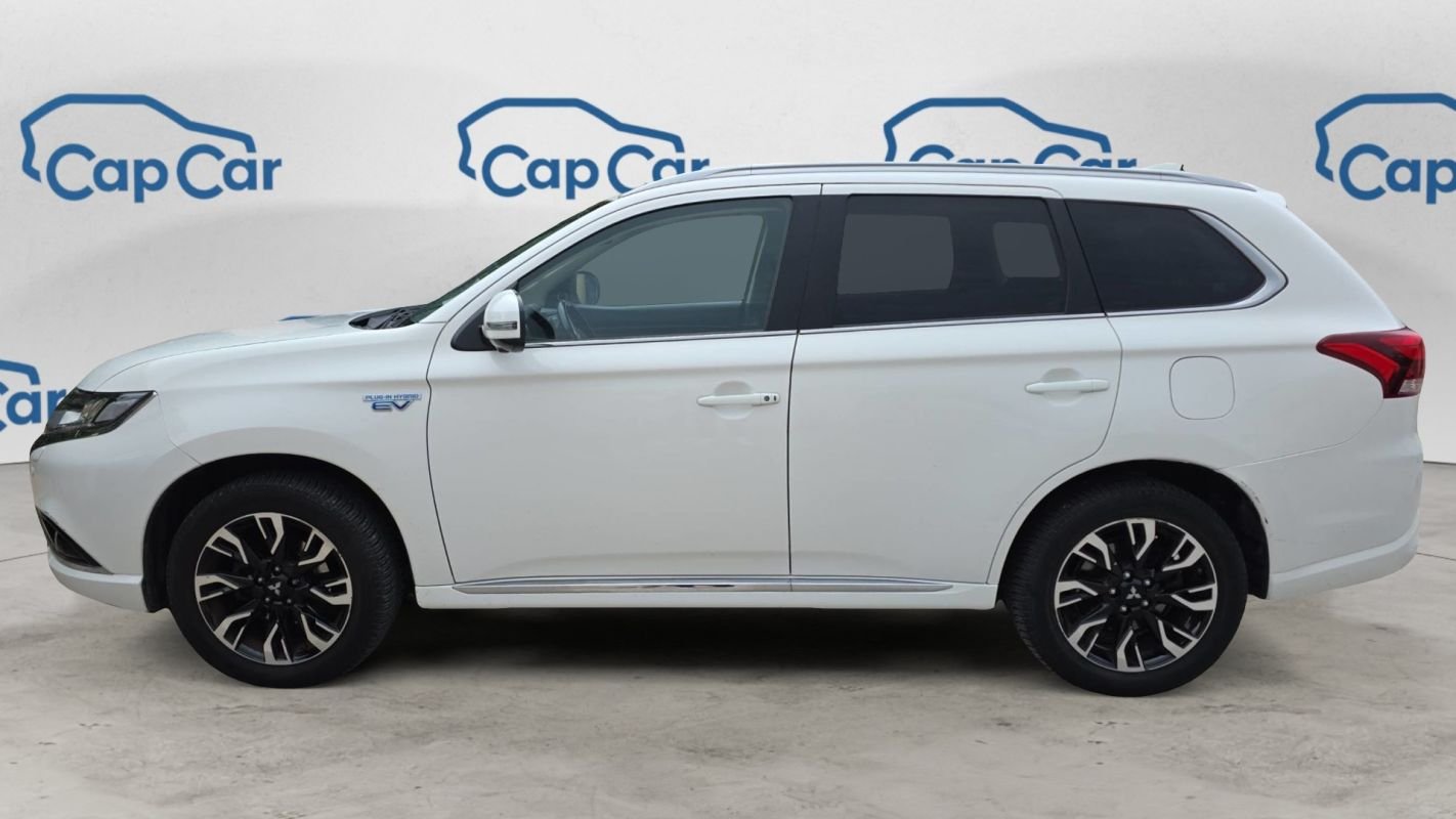 Mitsubishi Outlander - Photo 2
