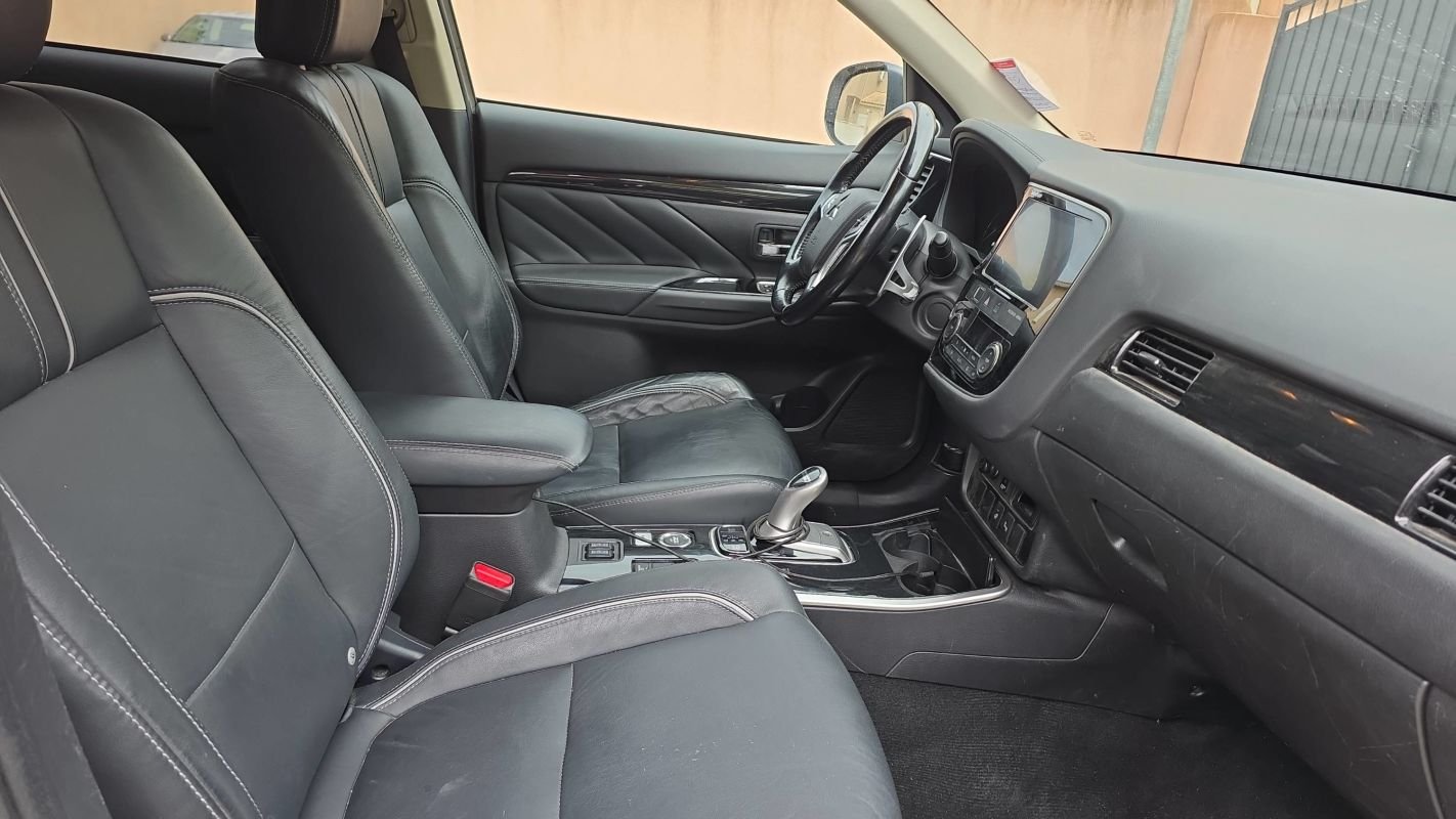 Mitsubishi Outlander - Photo 28