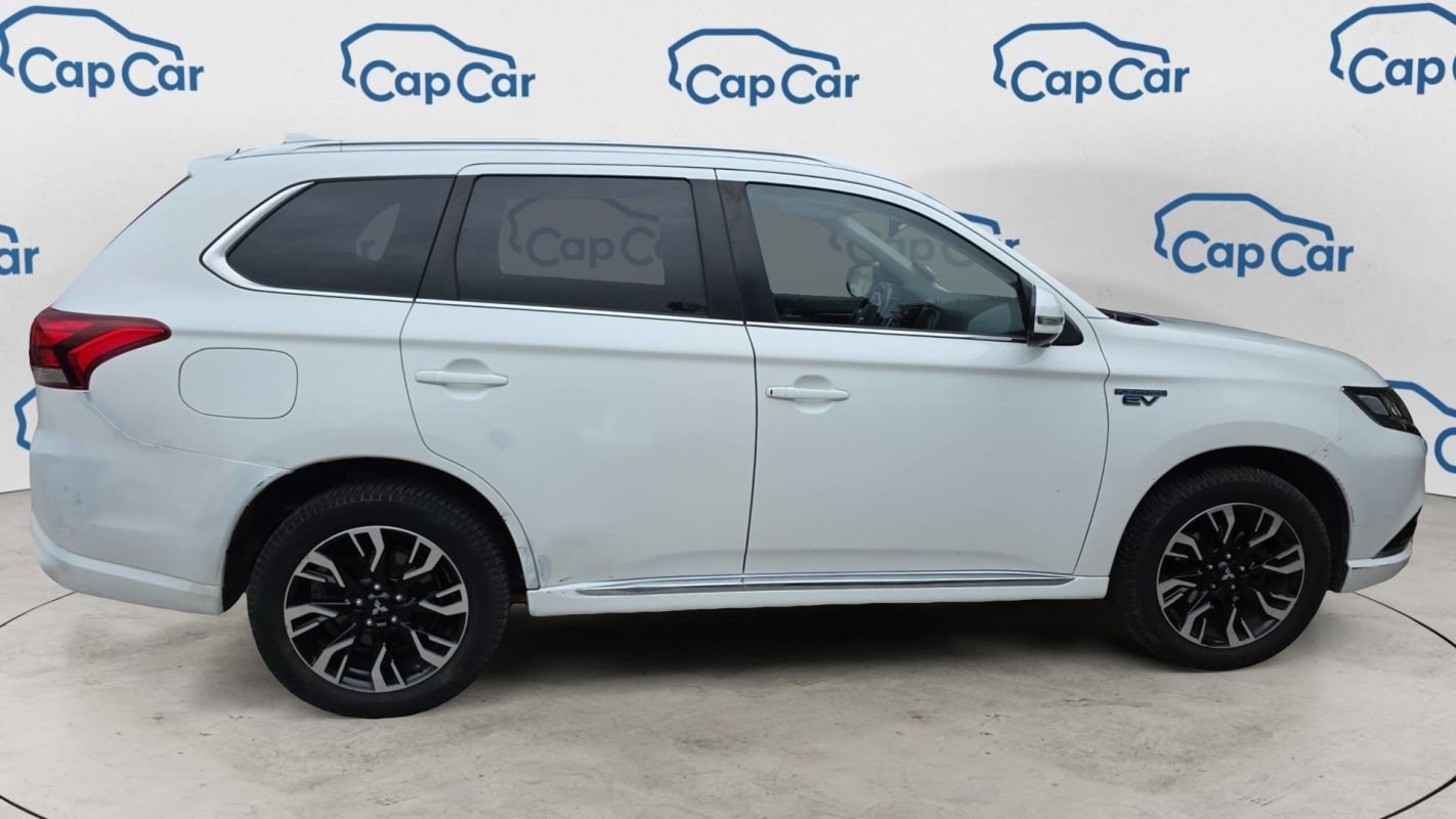 Mitsubishi Outlander - Photo 4