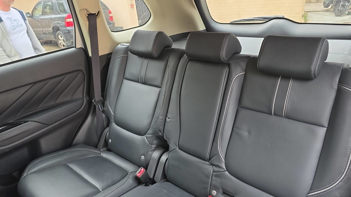 Mitsubishi Outlander - Photo 9