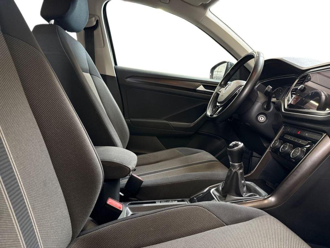 Volkswagen T-Roc - Photo 13